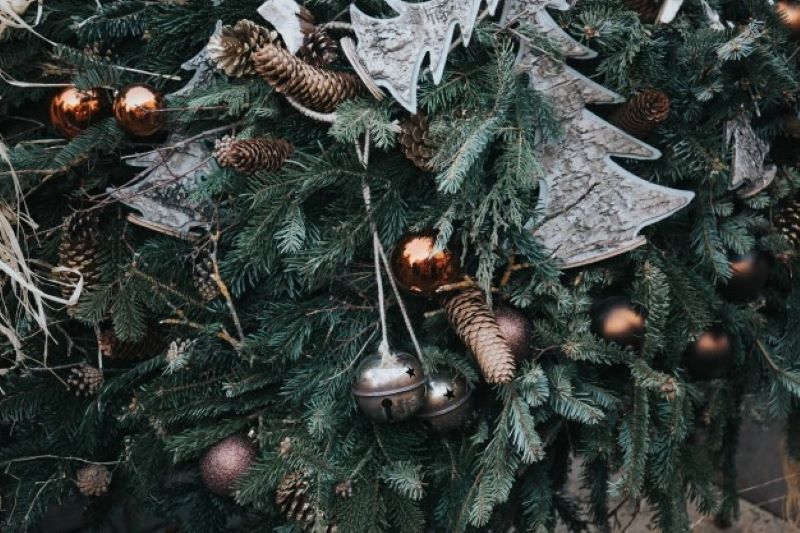 The Ultimate Guide to Finding the Best 7-foot Artificial Christmas Trees